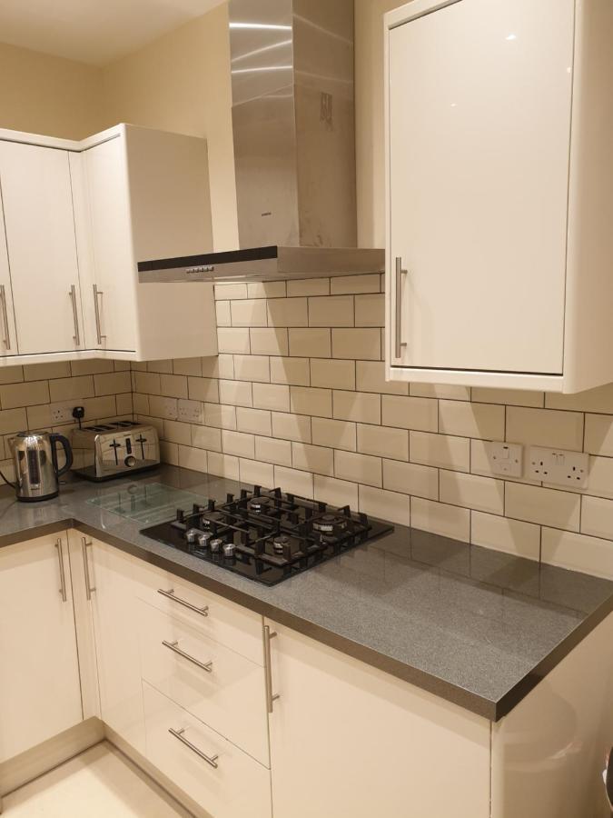 London Luxury Apartments 5 Min Walk From Ilford Station, With Free Parking Free Wifi Exterior photo